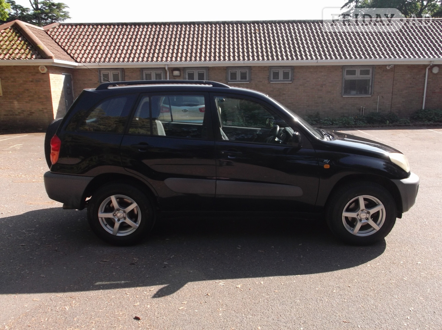 Toyota RAV-4 2003 - Cars in Southampton