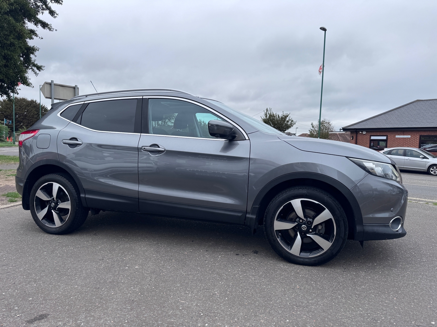 Nissan Qashqai 2014 - Cars