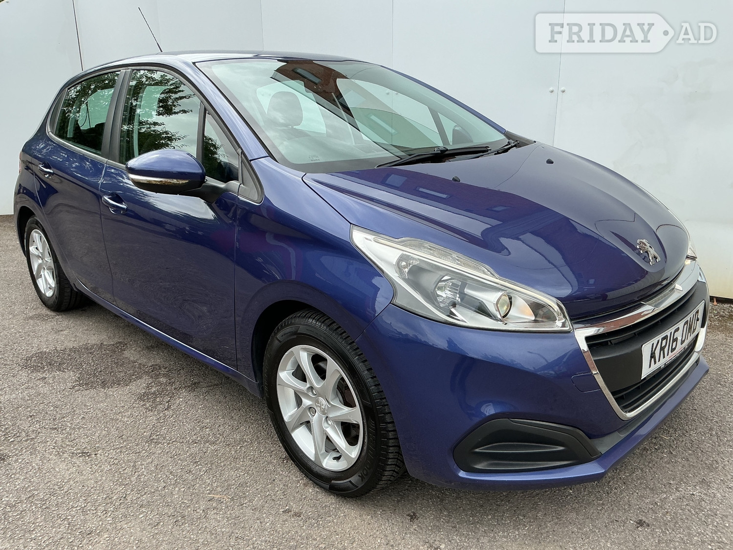 [ berth ]Peugeot 208