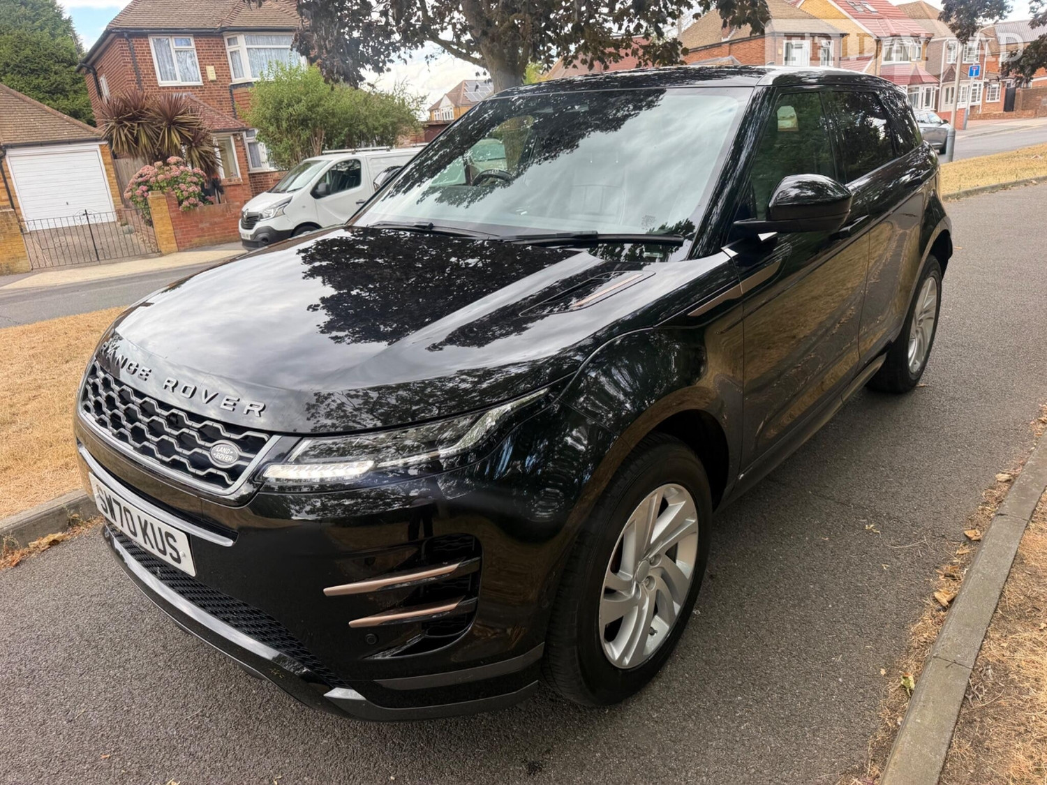 [ berth ]Land Rover Range Rover Evoque