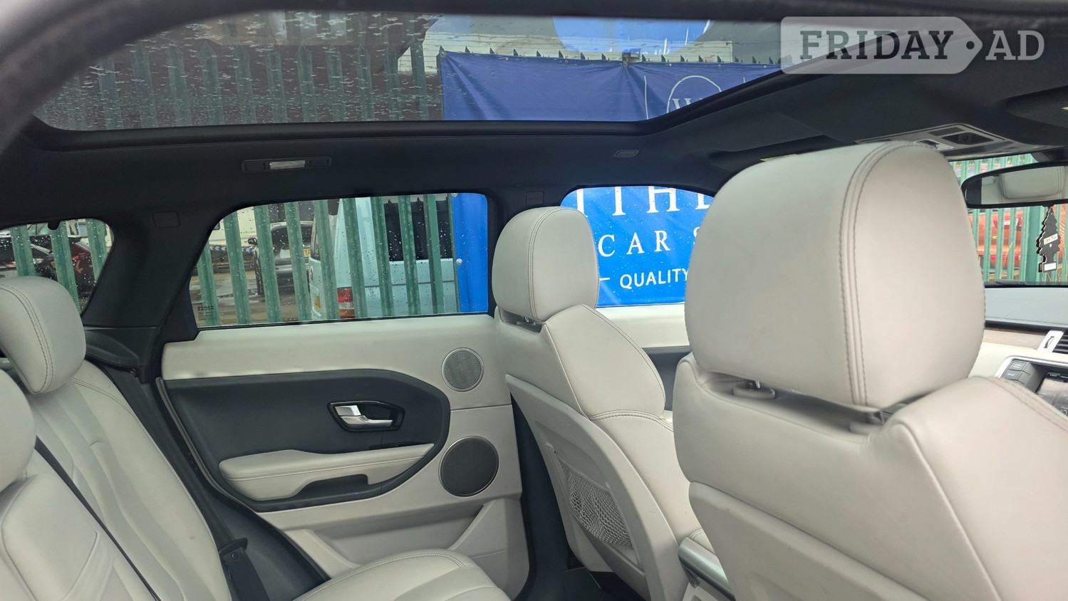 [ berth ]Land Rover Range Rover Evoque