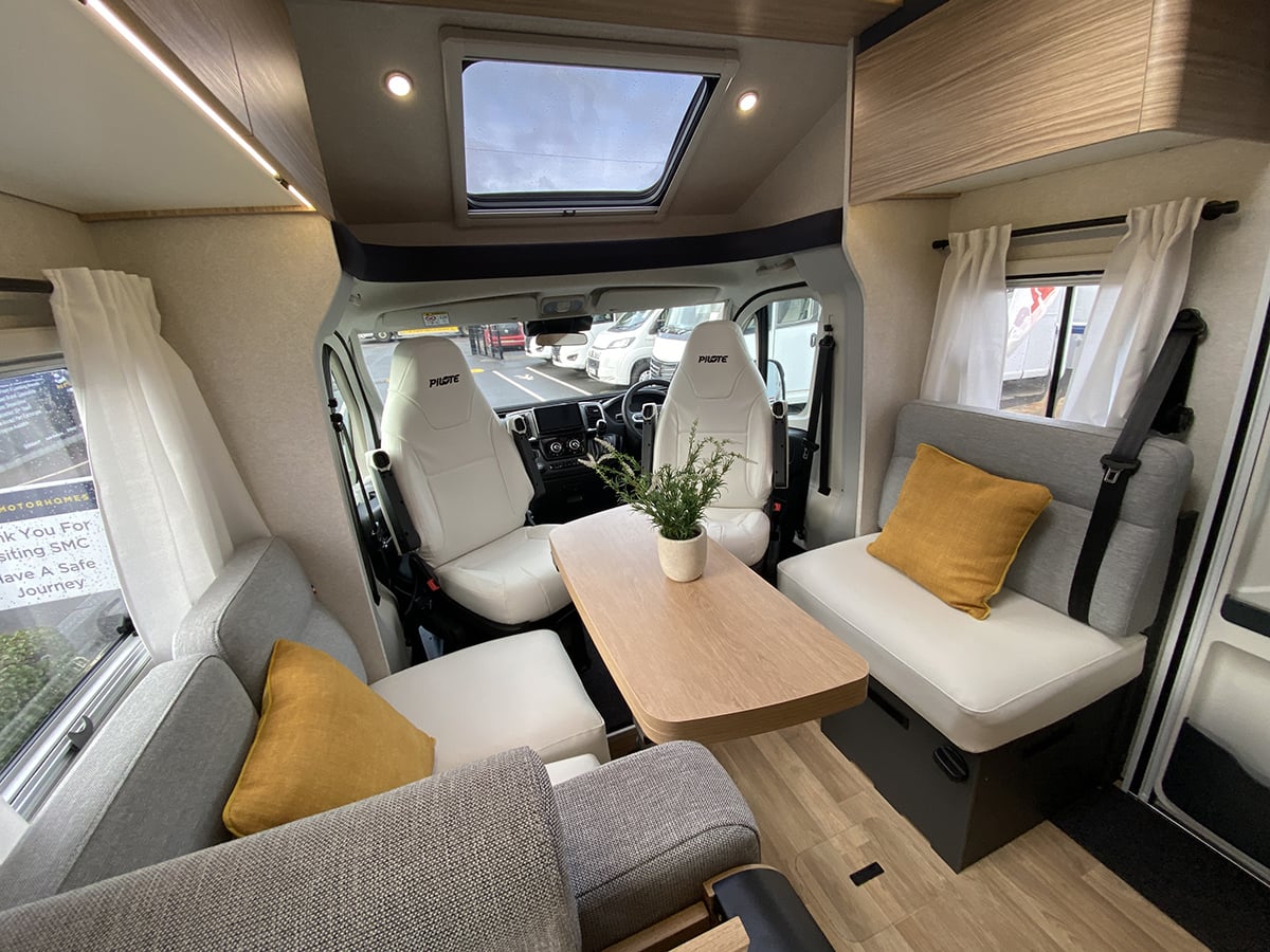 Pilote Evidence P740 FGJ 2026 for sale - Motorhomes & Caravans in Newark