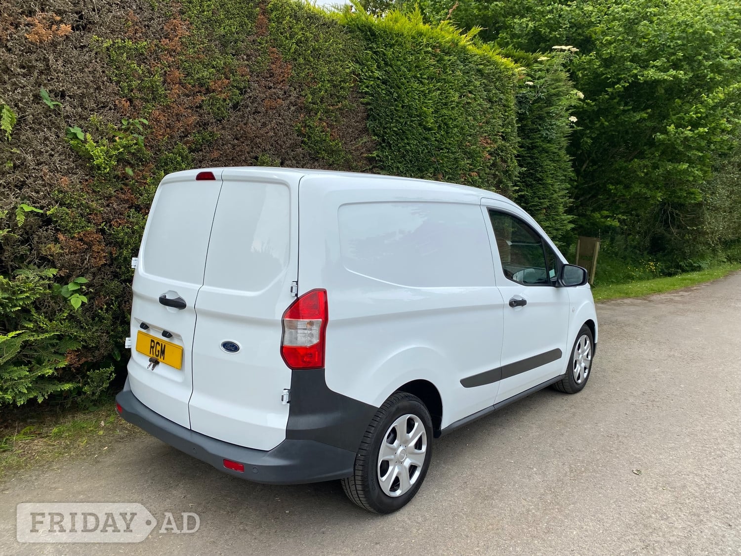 [ berth ]Ford Transit Courier