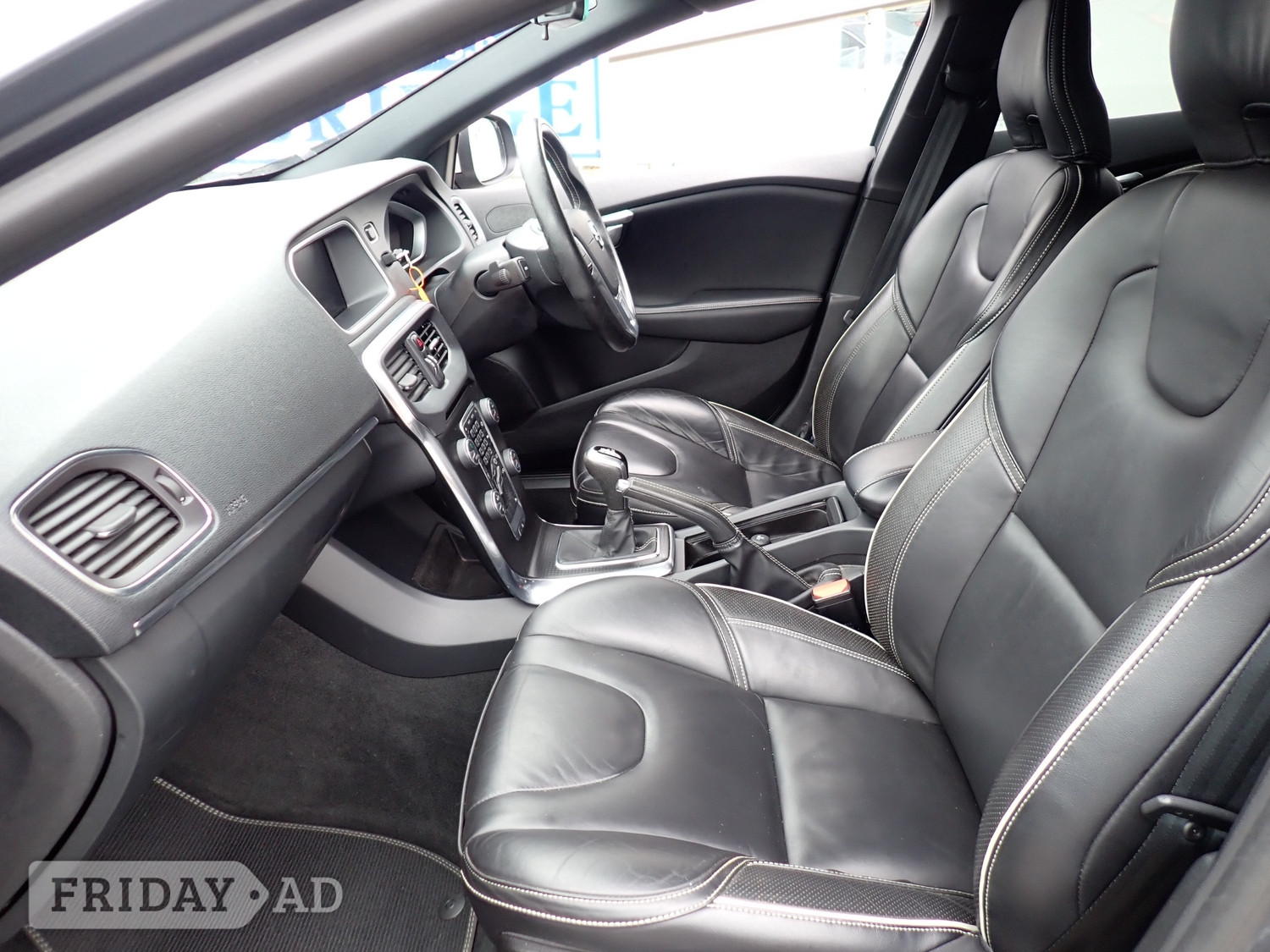 [ berth ]Volvo V40