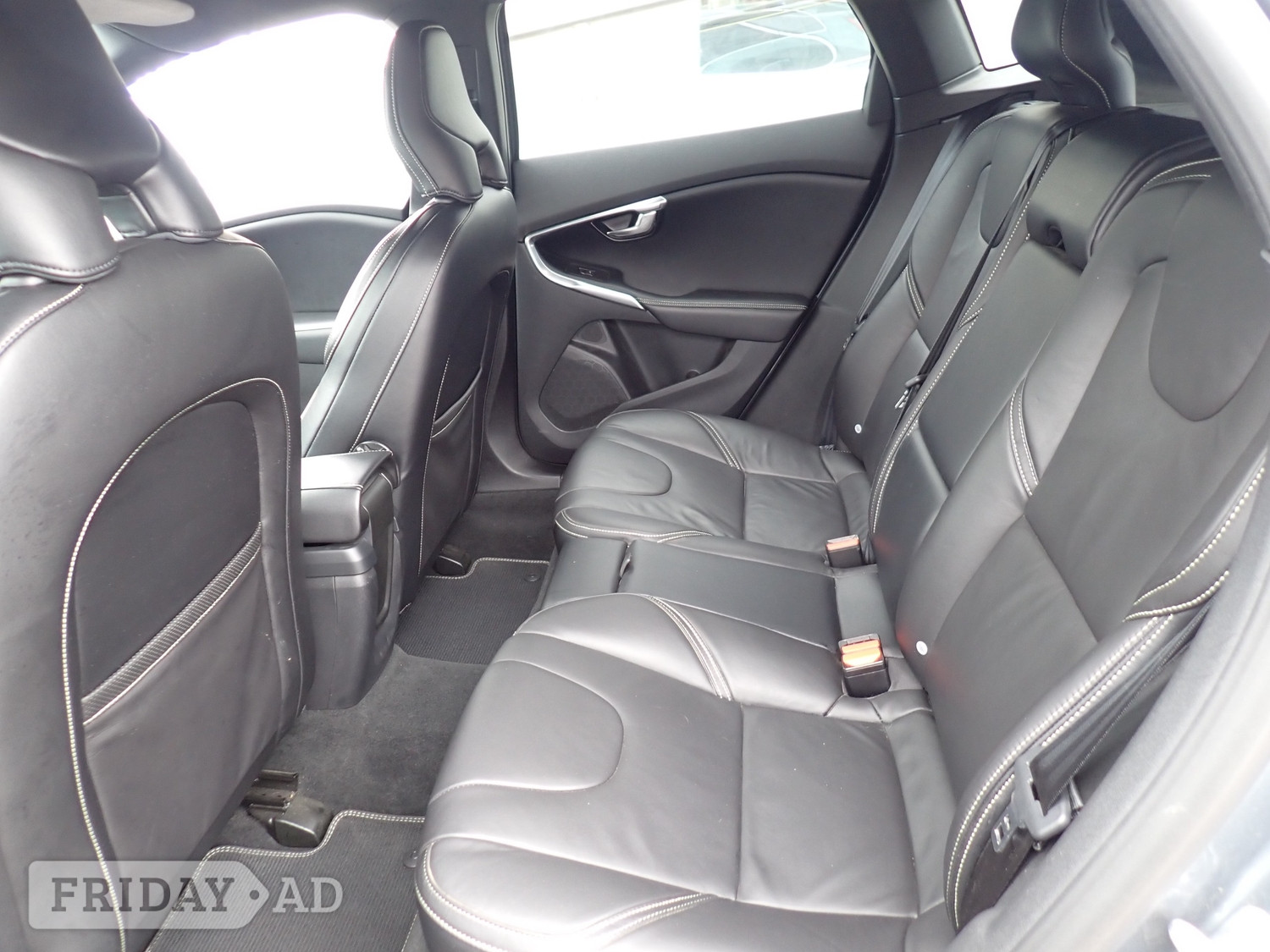 Volvo V40 2017 - Cars in Tonbridge