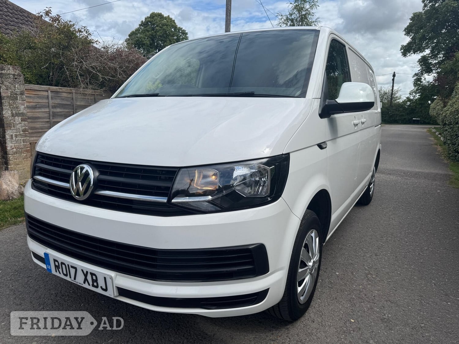 Volkswagen Transporter 2017 in High Wycombe