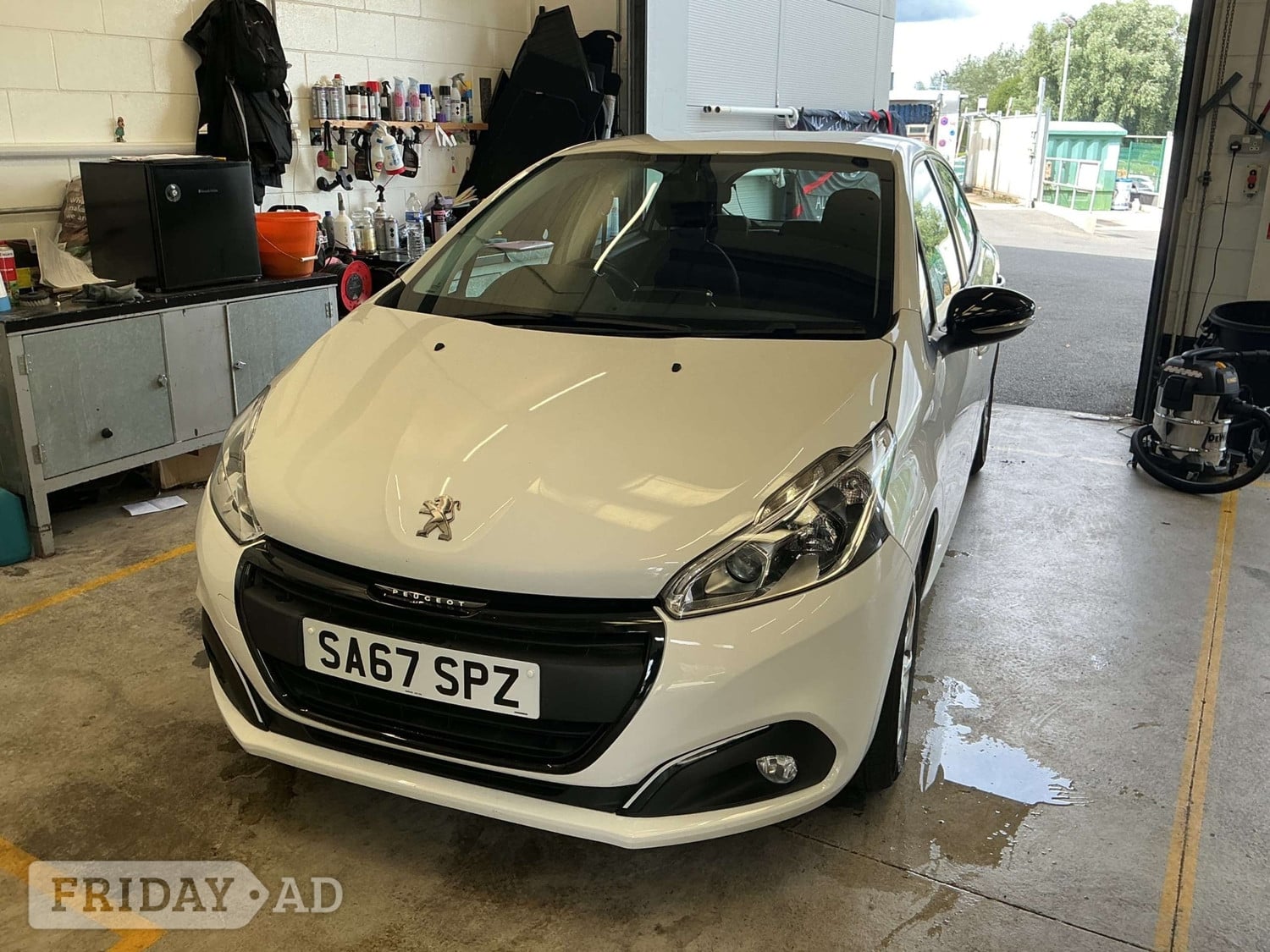Peugeot 208 2017 in Bradford