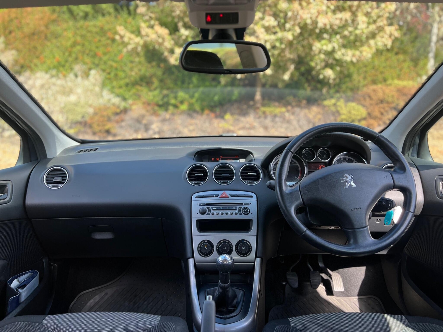 Peugeot 308 2011 - Cars