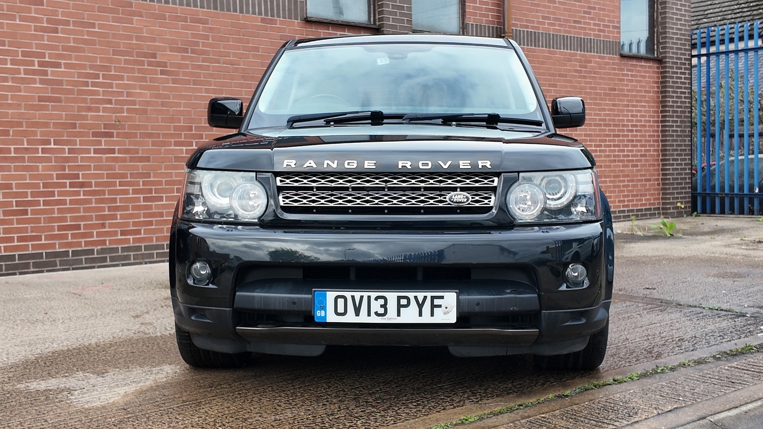[ berth ]Land Rover Range Rover Sport