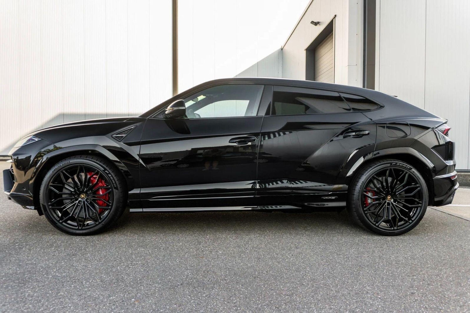 [ berth ]Lamborghini Urus