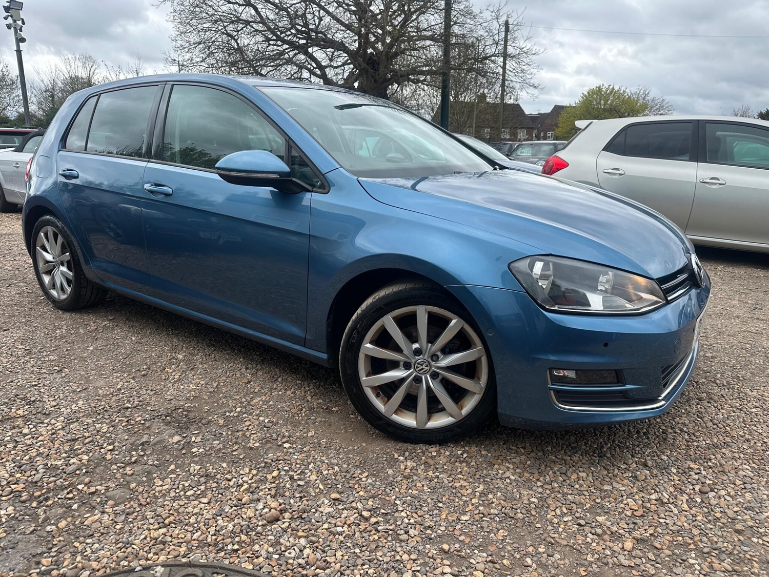 Volkswagen Golf 2015 - Cars