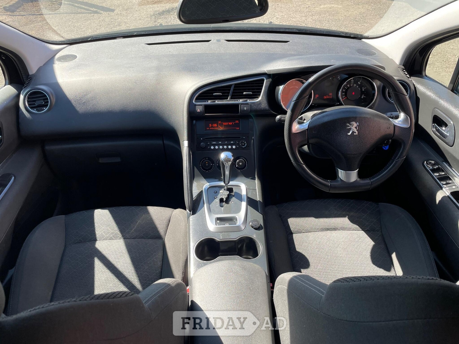 [ berth ]Peugeot 3008