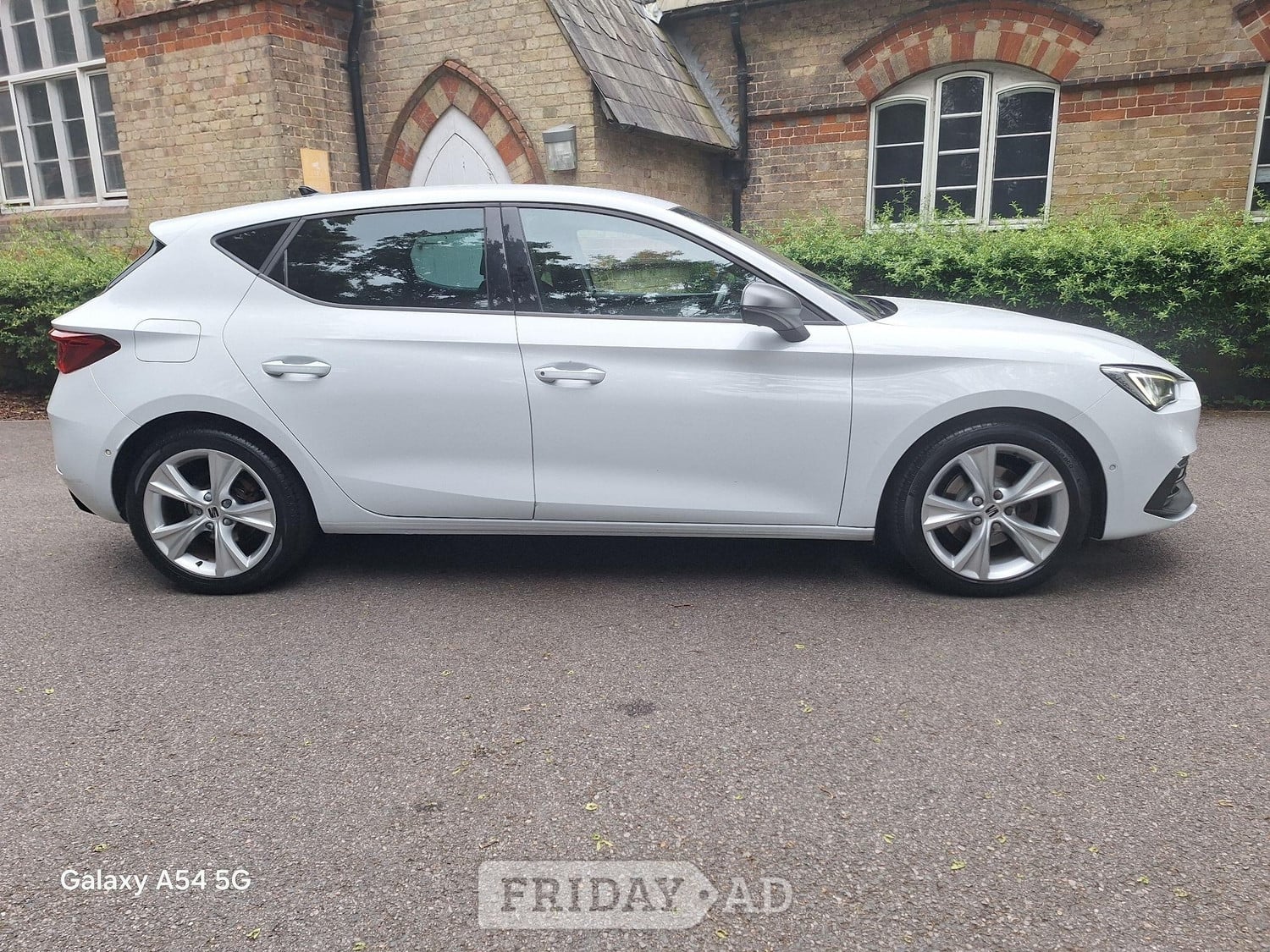 [ berth ]SEAT Leon