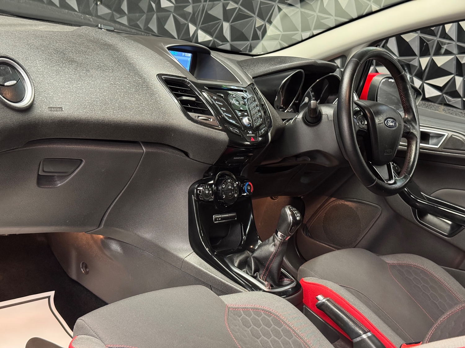 [ berth ]Ford Fiesta
