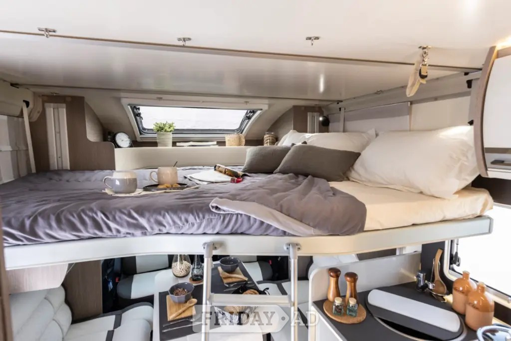 [4 berth ]Roller Team Zefiro 696