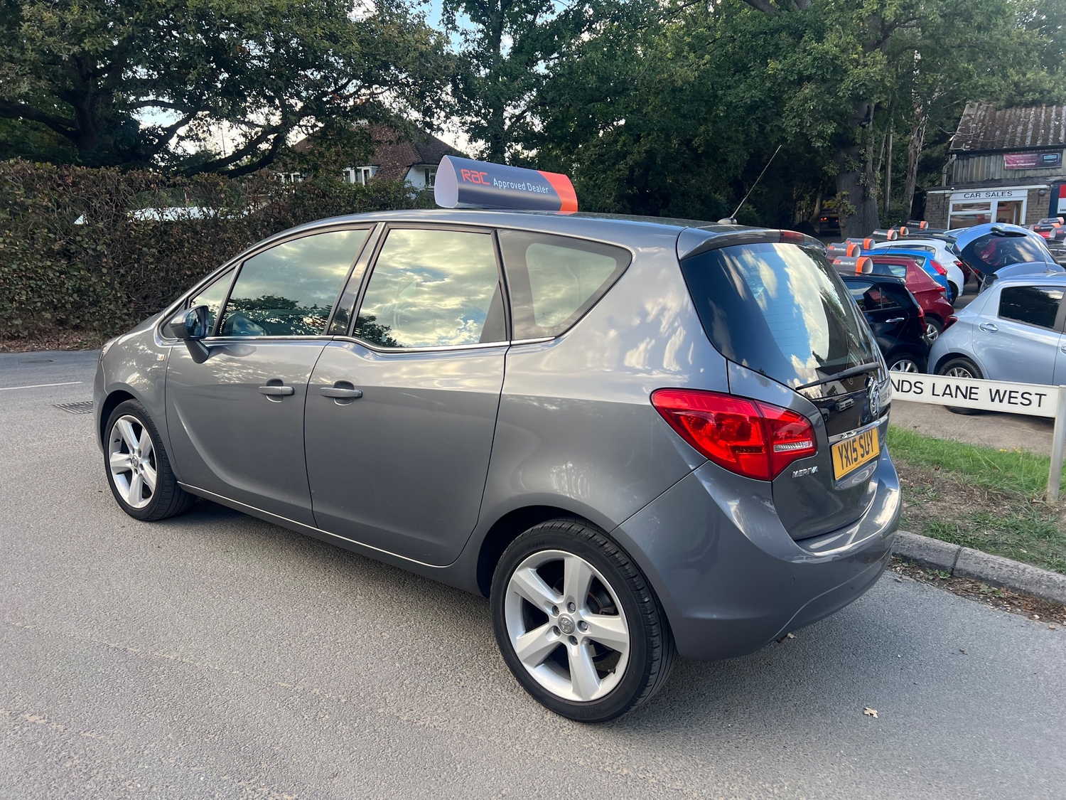 Vauxhall Meriva 2015 - Cars in Horley