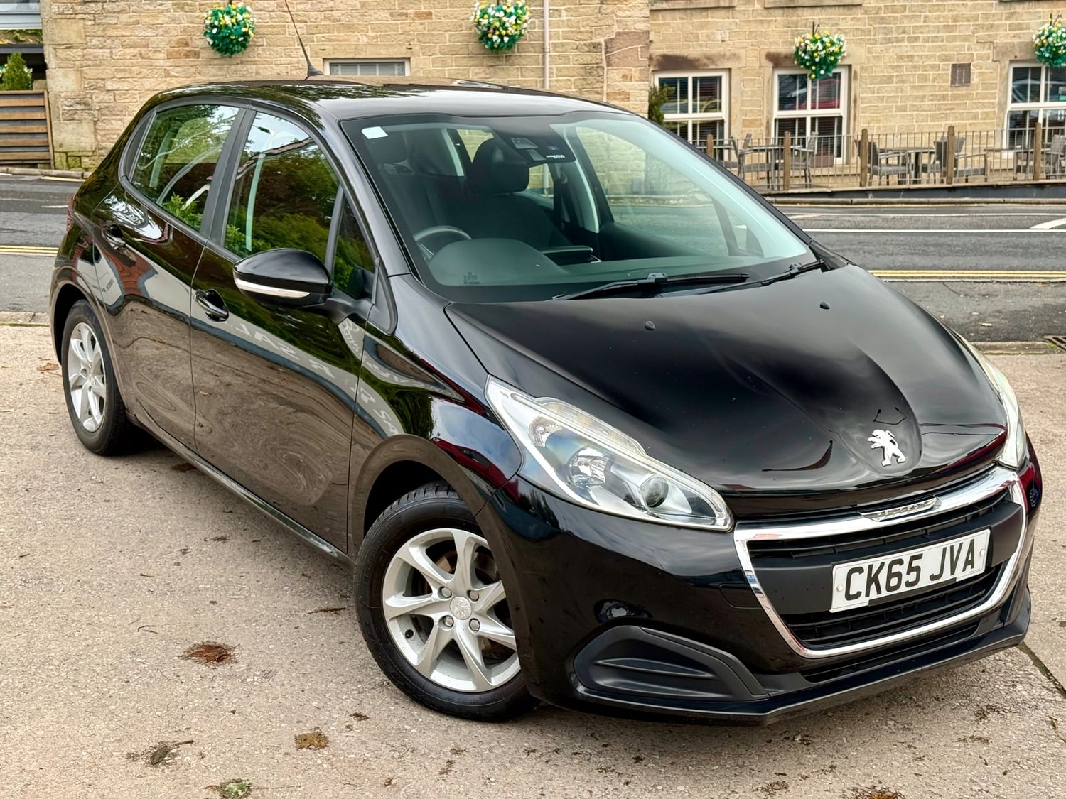 Peugeot 208 2015 - Cars in Bolton