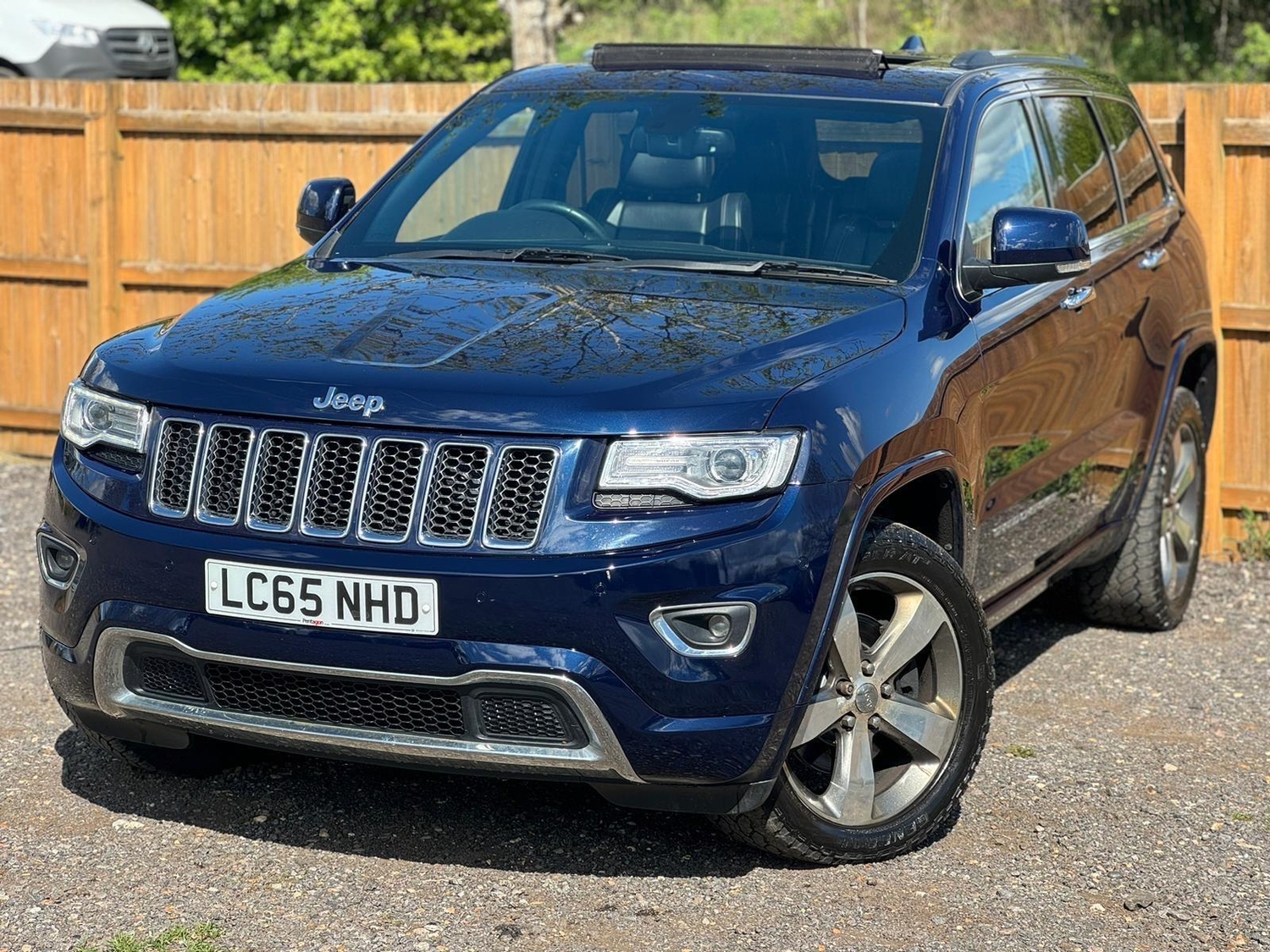 [ berth ]Jeep Grand Cherokee