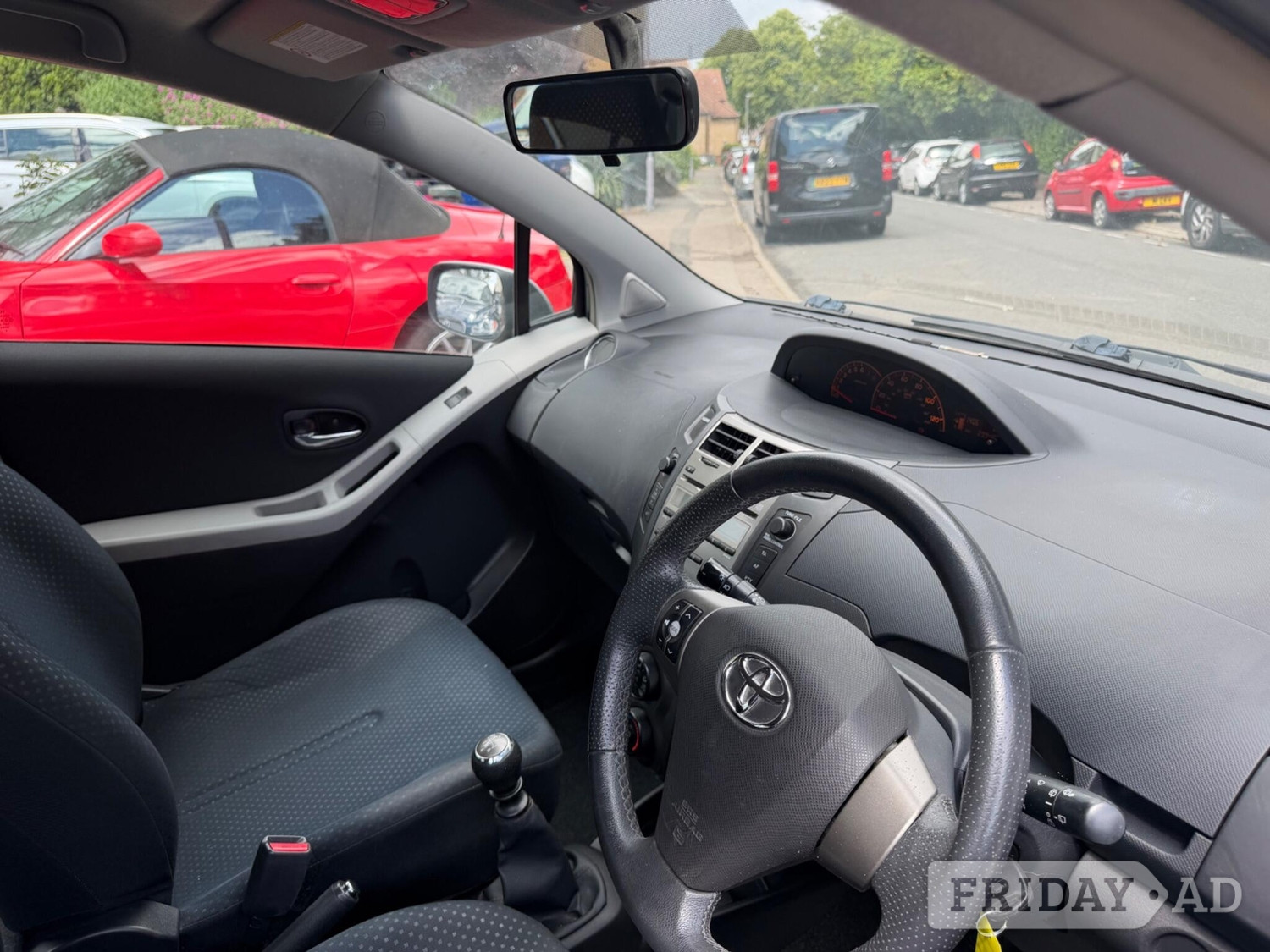 Toyota Yaris 2010 - Cars