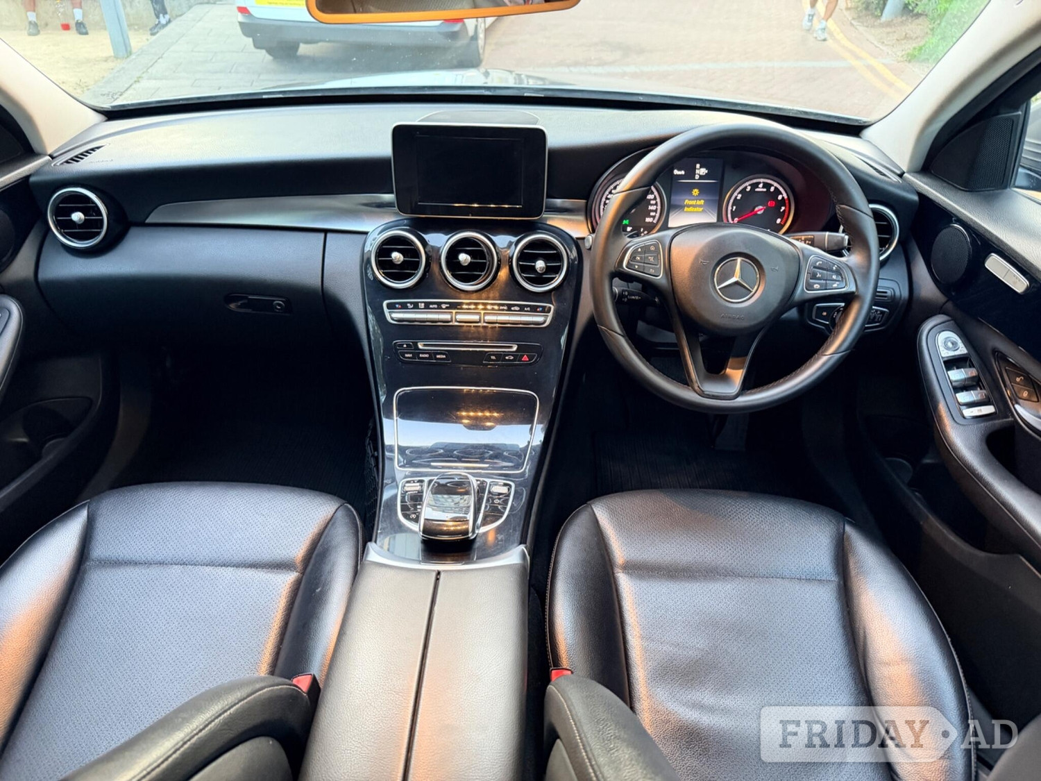 [ berth ]Mercedes-Benz C Class