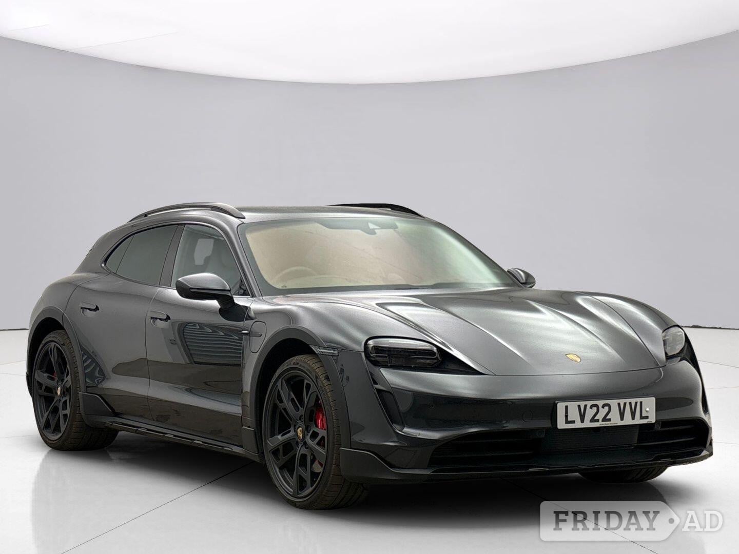 Porsche Taycan 2022 in Ely