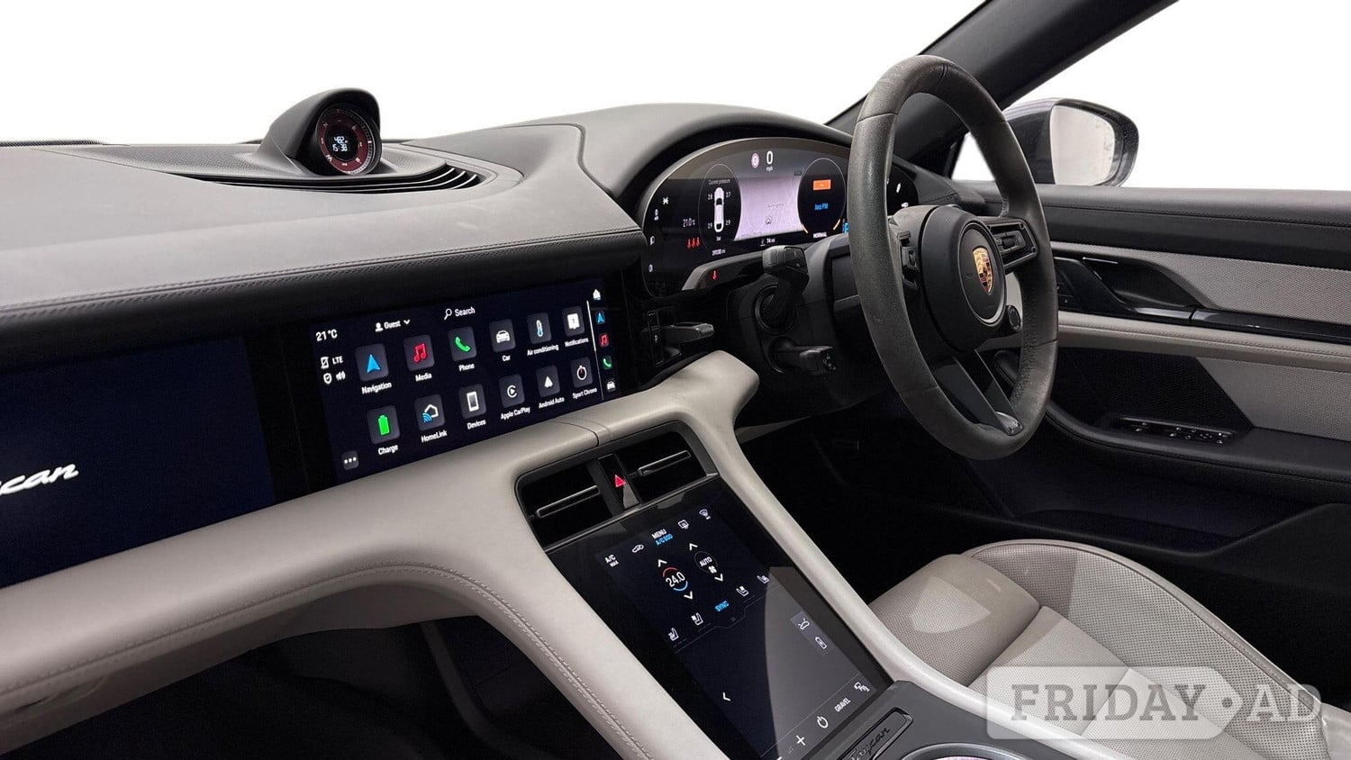 [ berth ]Porsche Taycan