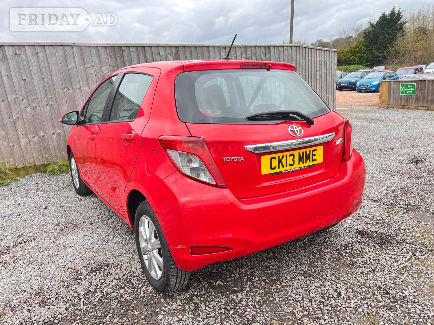 Toyota Yaris 2013 - Cars