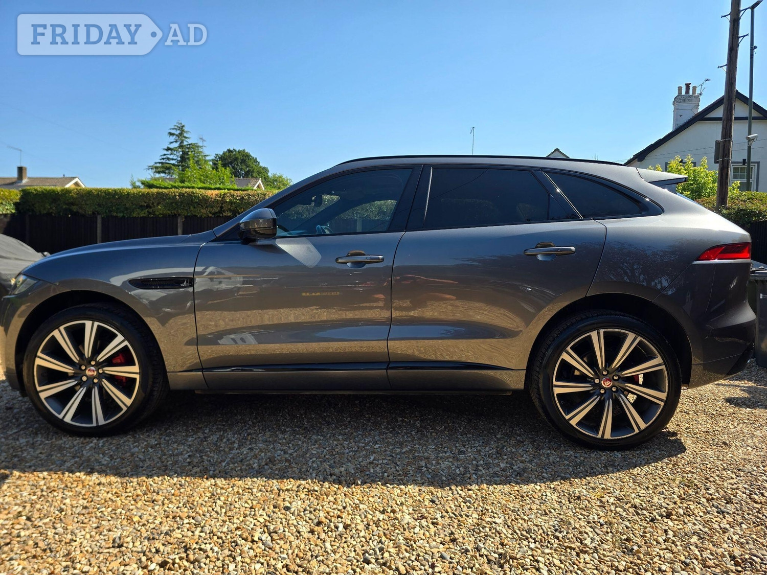[ berth ]Jaguar F-Pace