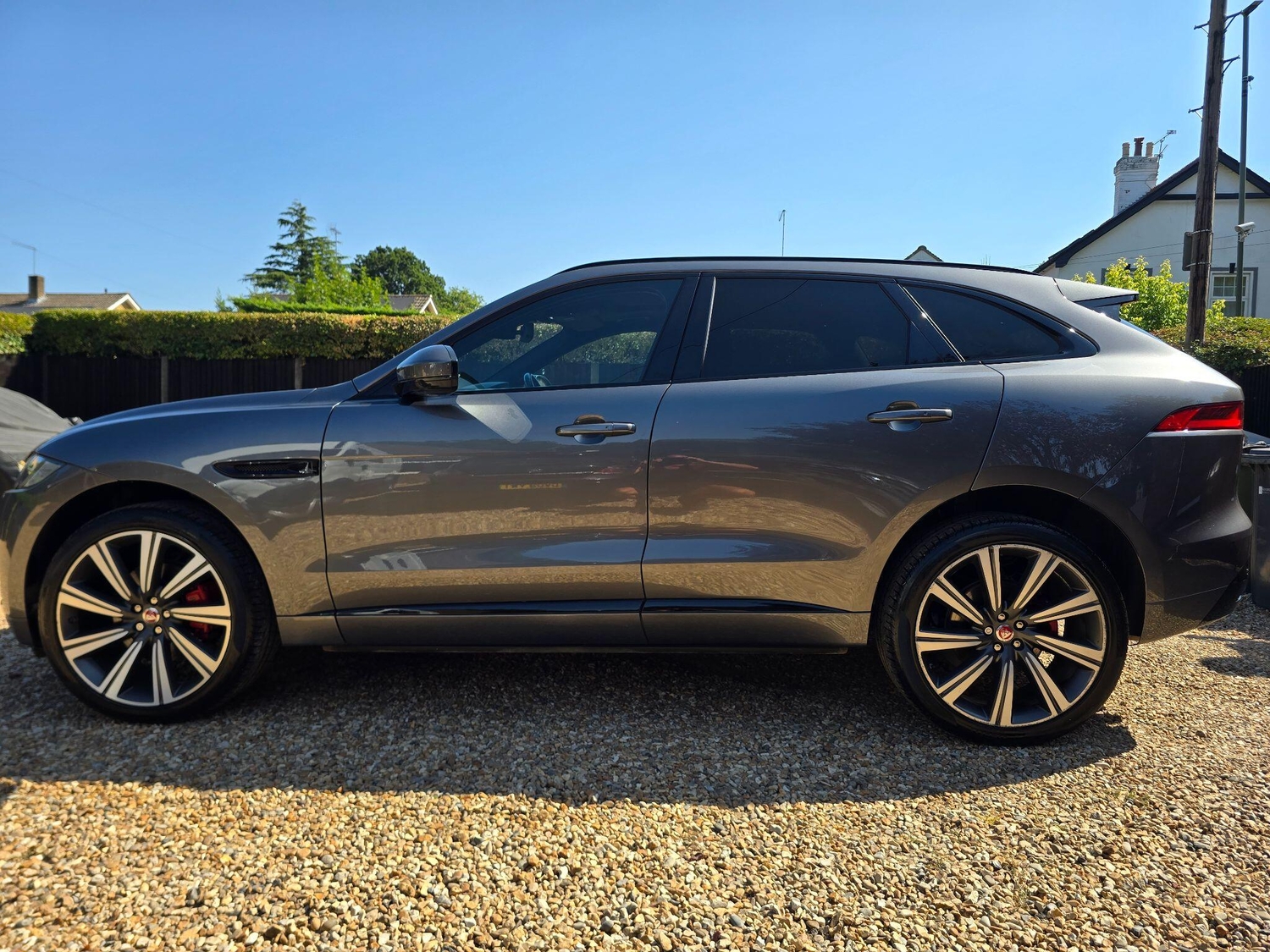 [ berth ]Jaguar F-Pace