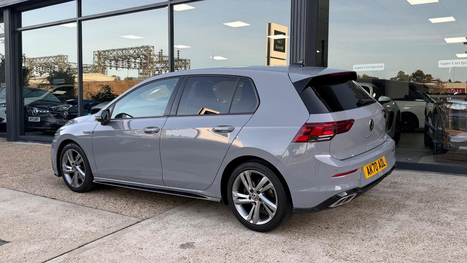 [ berth ]Volkswagen Golf
