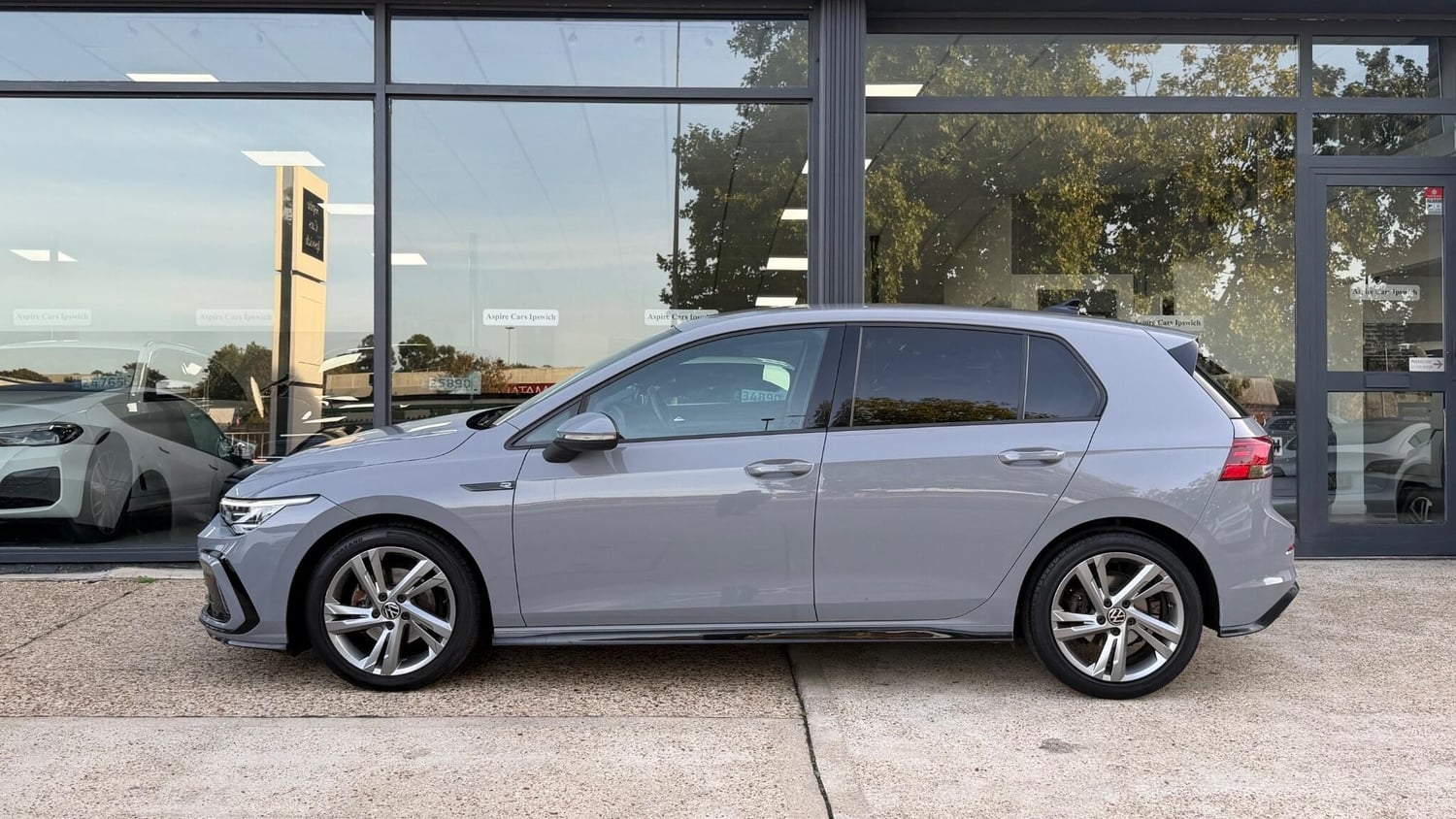 Volkswagen Golf 2020 - Cars