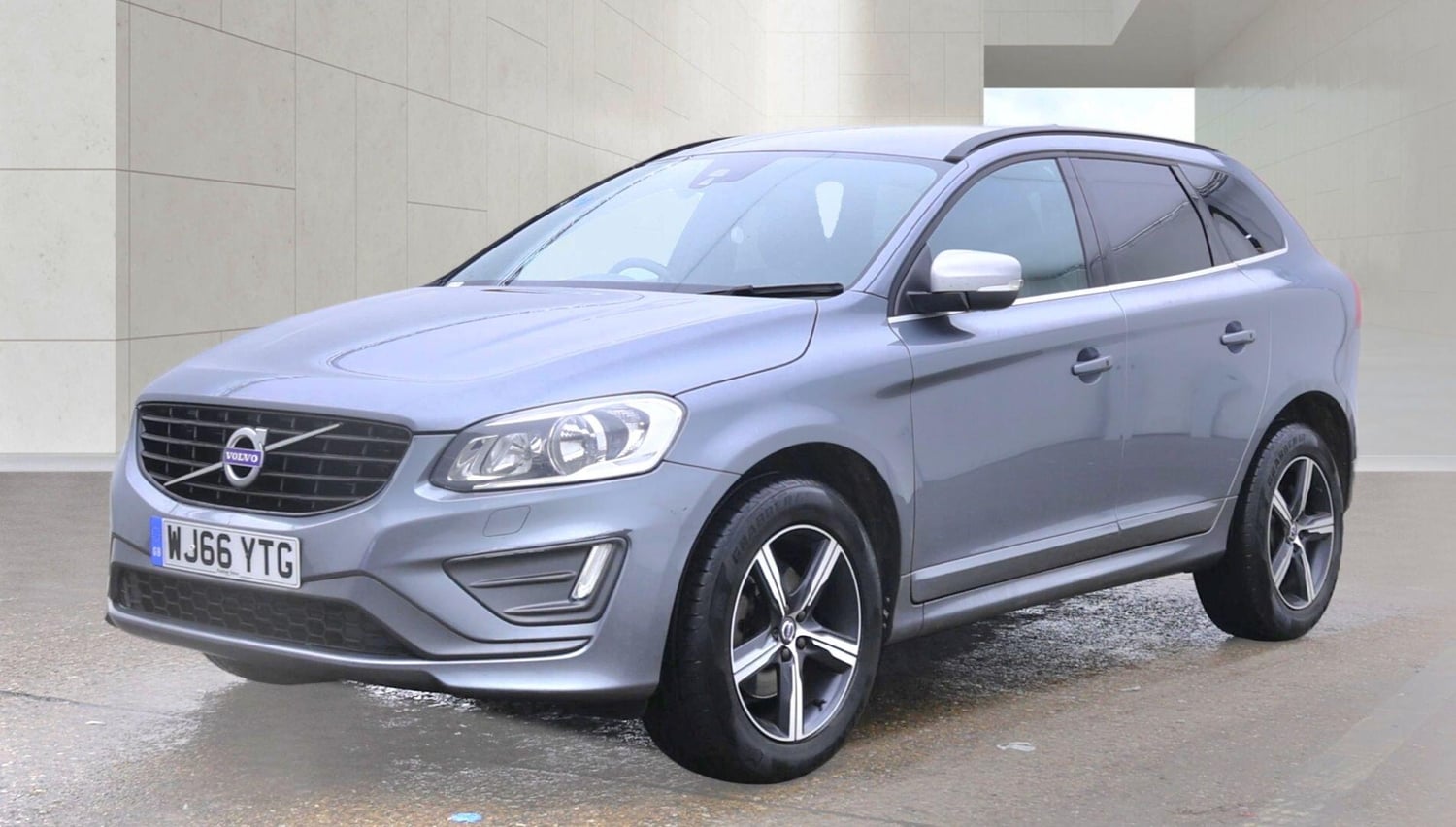 [ berth ]Volvo XC60