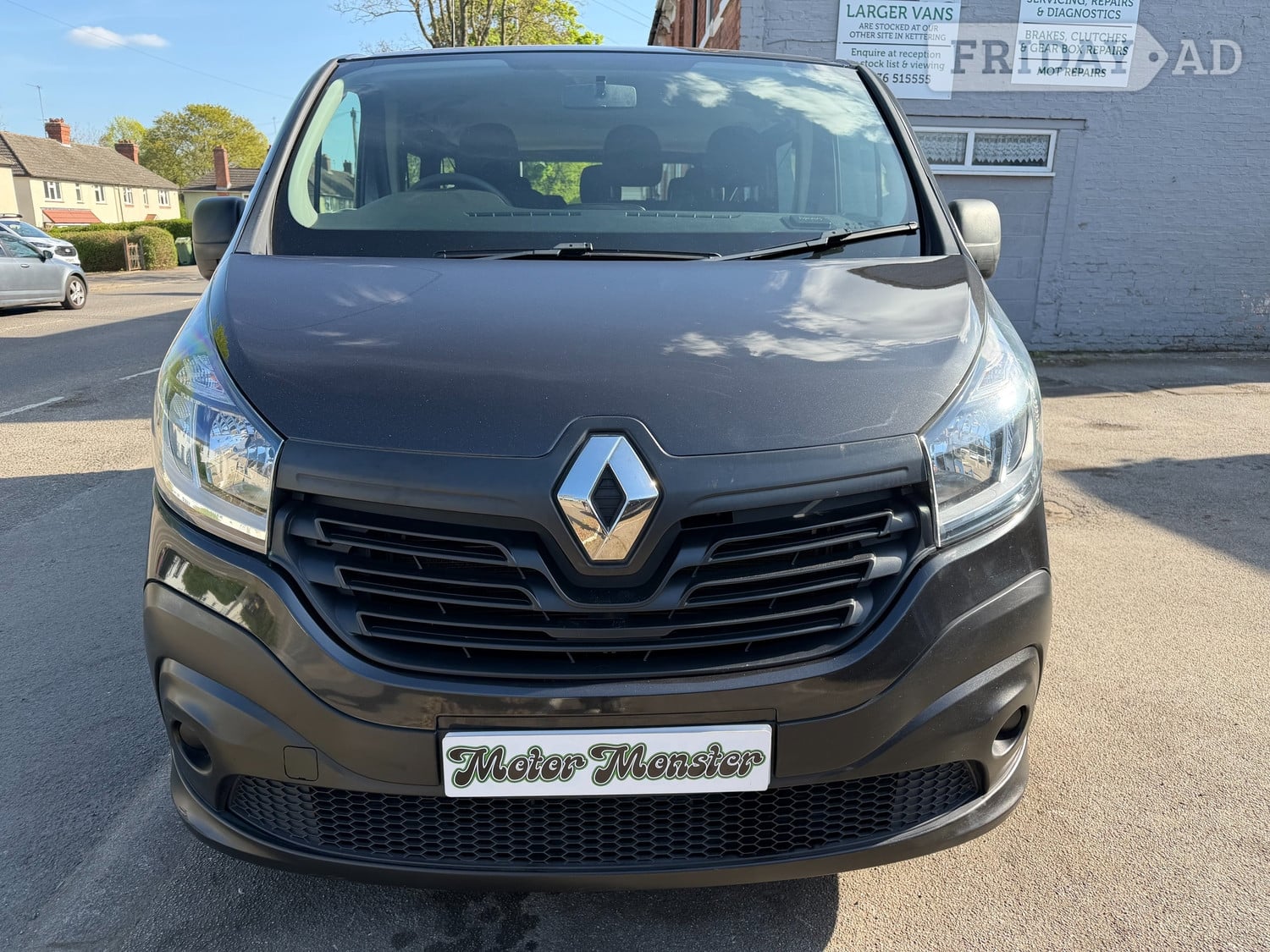 Renault Trafic 2015 - Cars