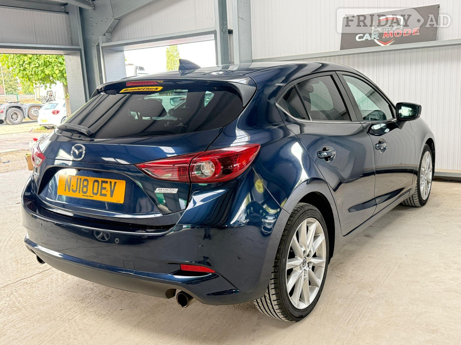 Mazda 3 2018 - Cars