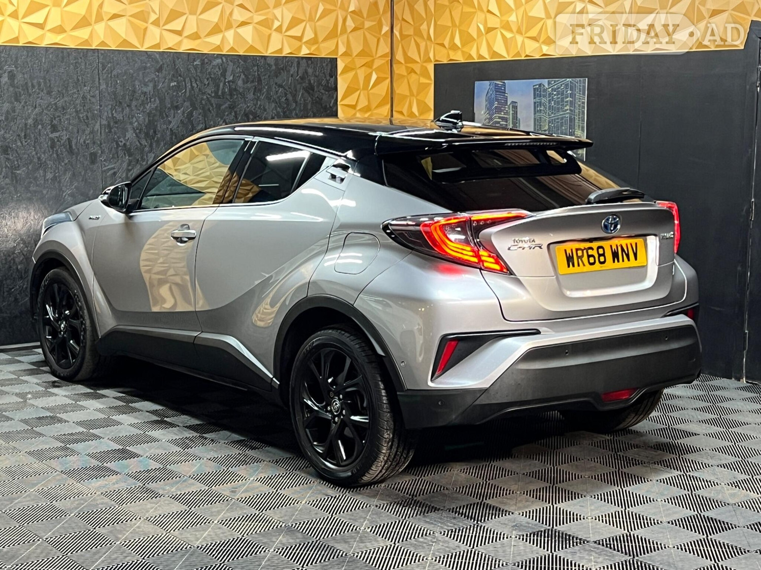 Toyota C-HR 2018 - Cars in Halifax
