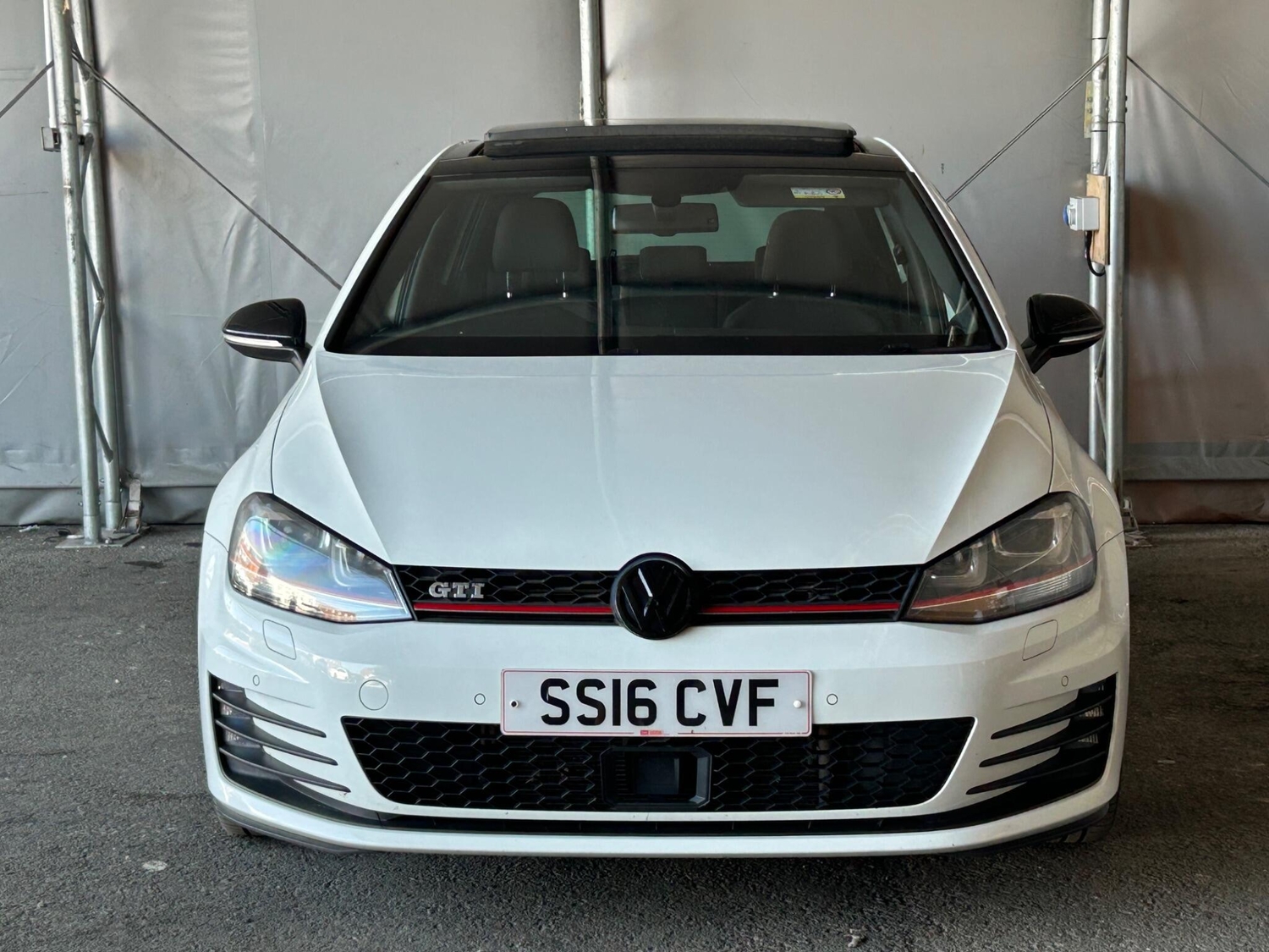Volkswagen Golf 2016 - Cars in Manchester