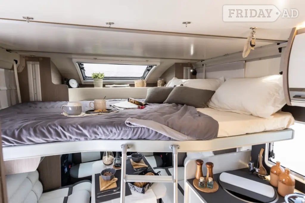 [4 berth ]Roller Team Zefiro 696
