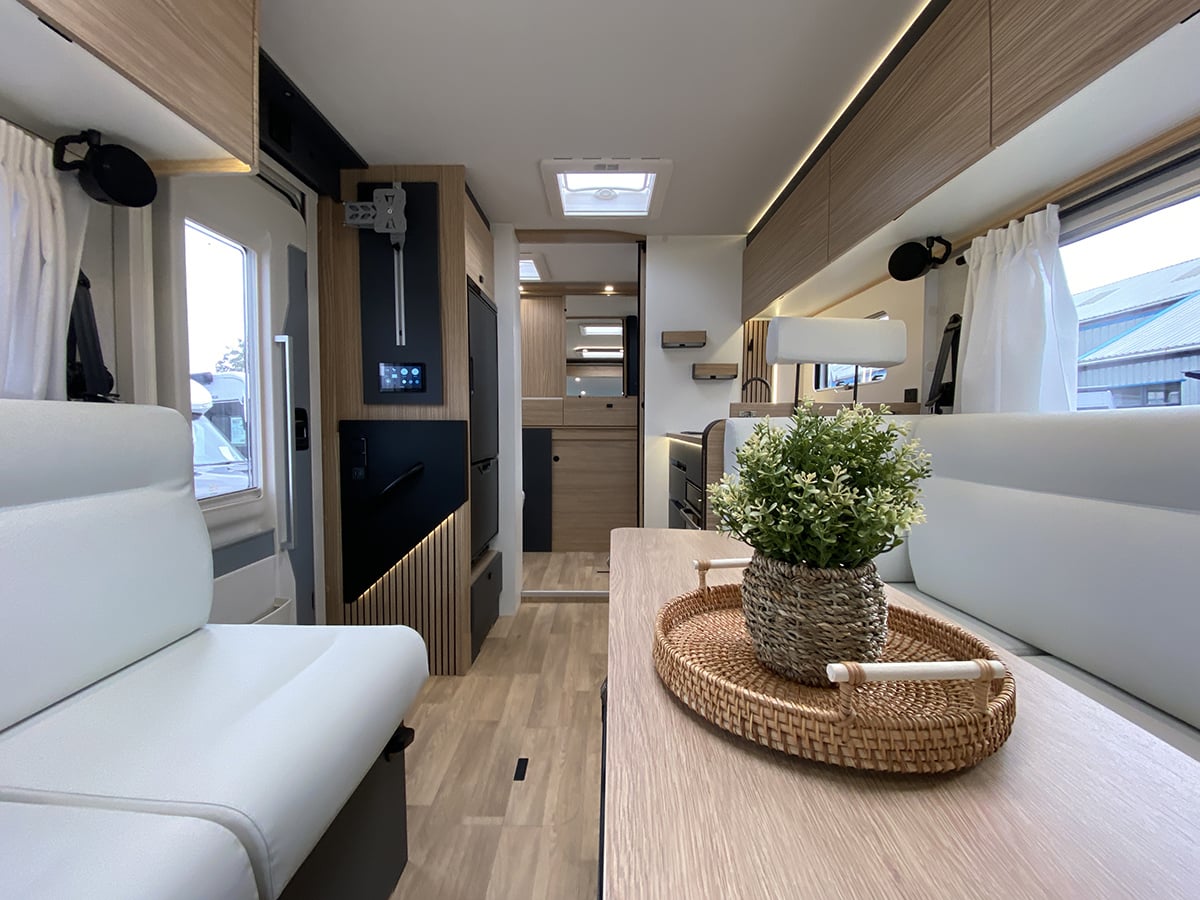 [4 berth ]Pilote G690D Expression