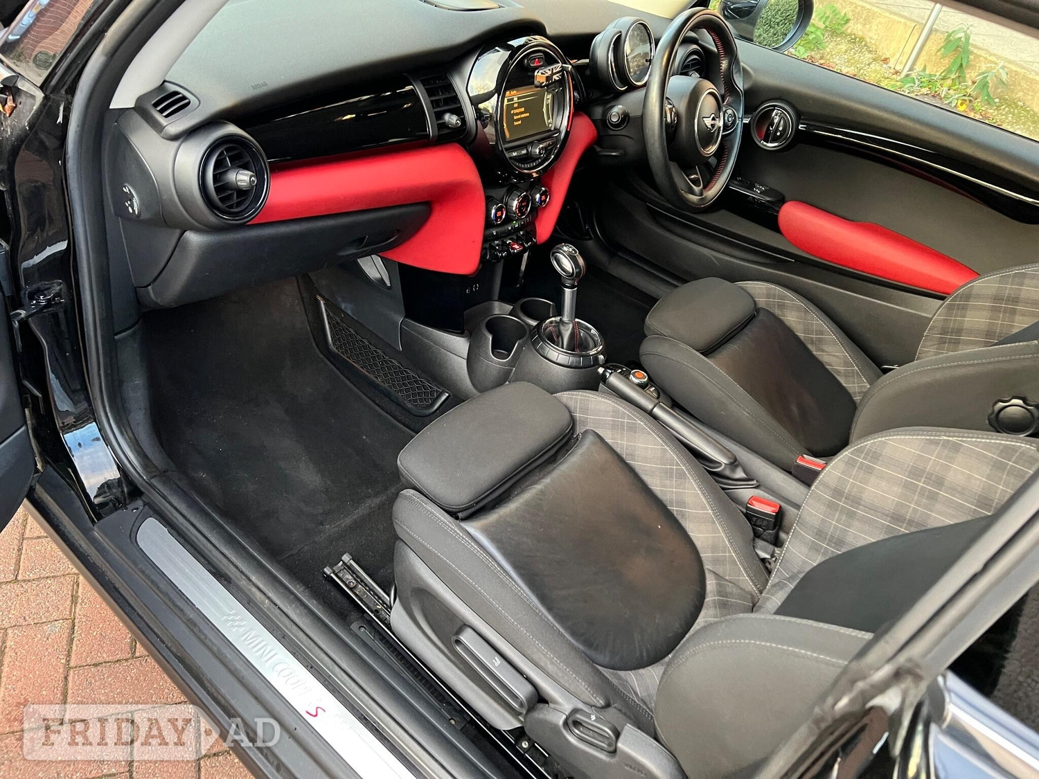 [ berth ]Mini Hatch