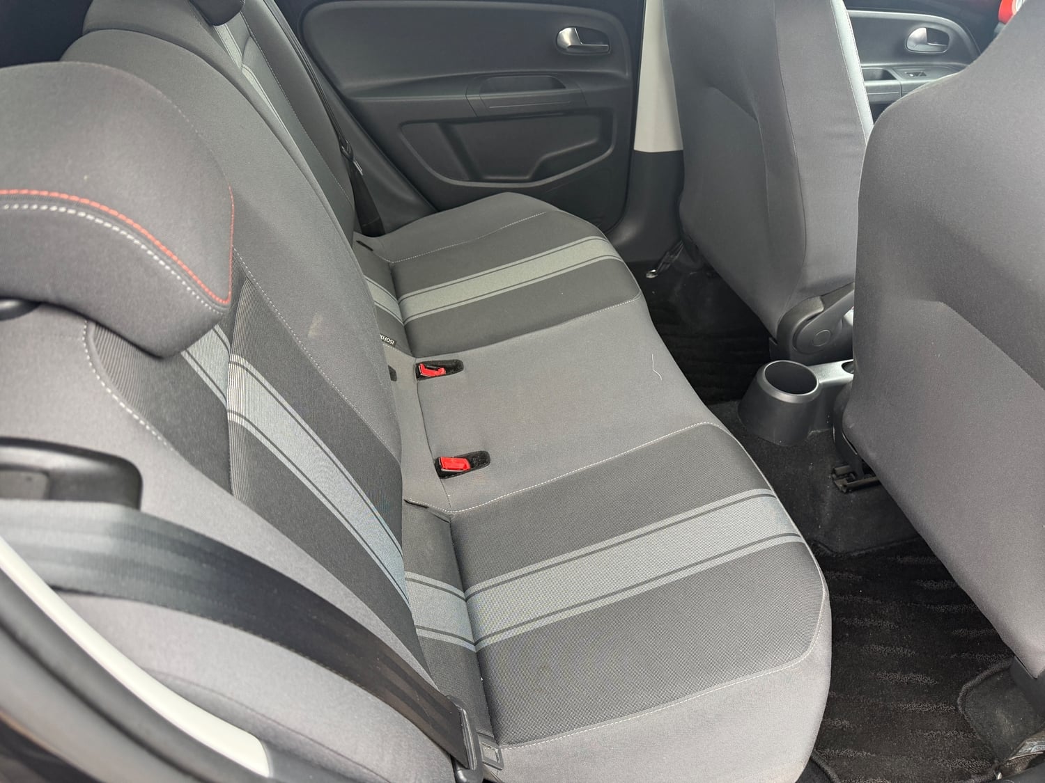 Volkswagen UP! 2014 - Cars in Chertsey