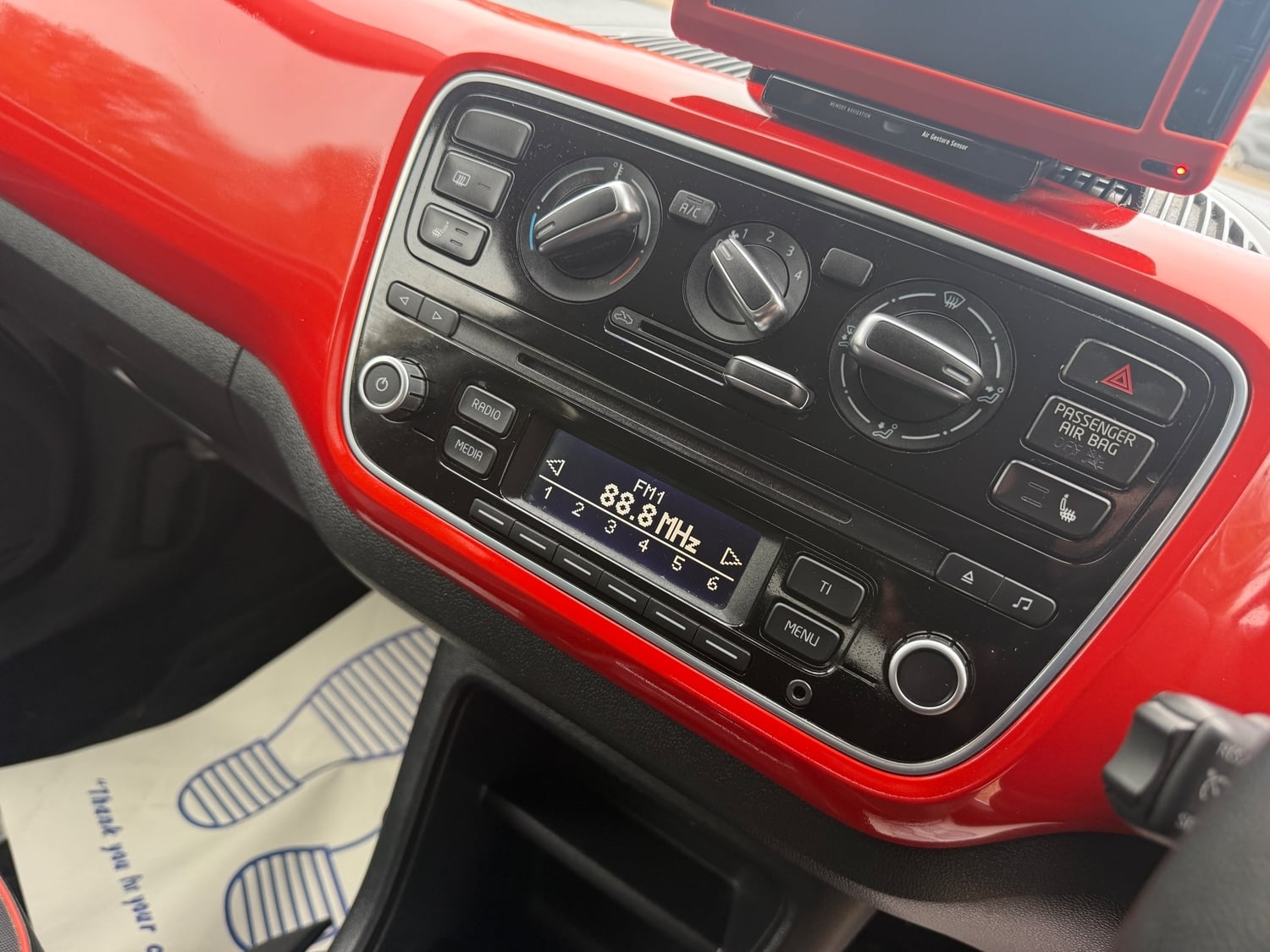 Volkswagen UP! 2014 - Cars