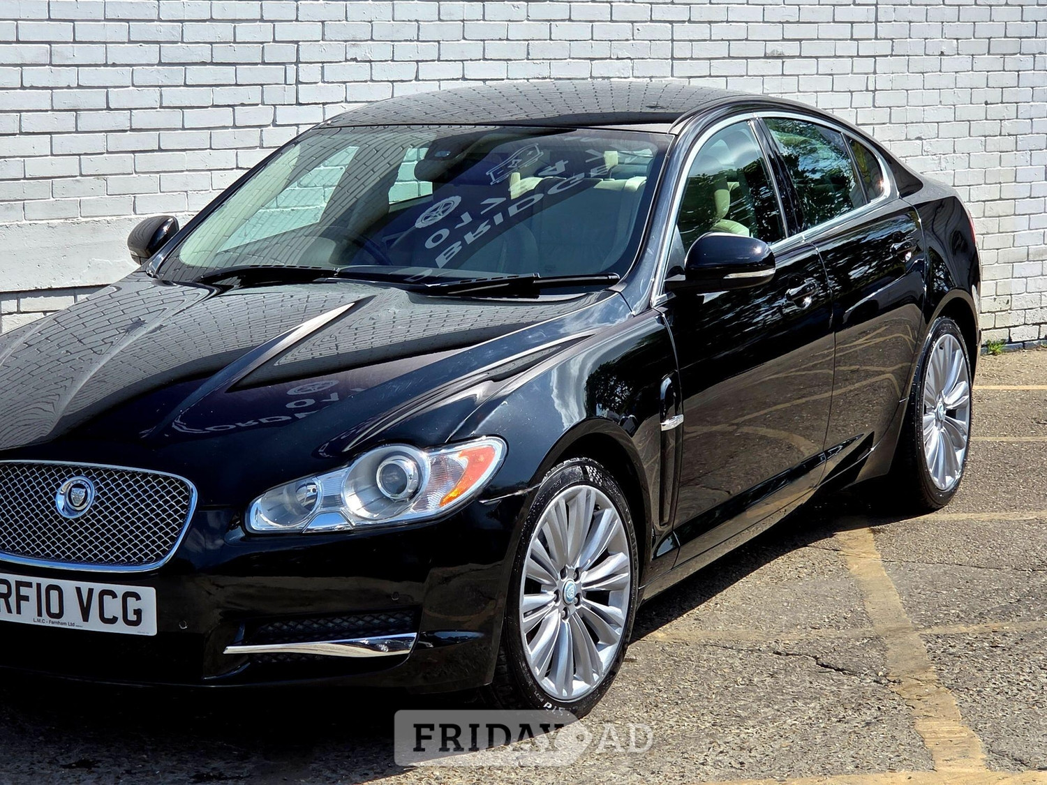 Jaguar XF 2010 - Cars in Ashford