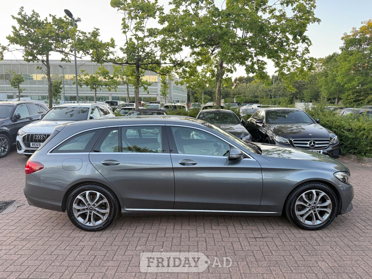 [ berth ]Mercedes-Benz C Class