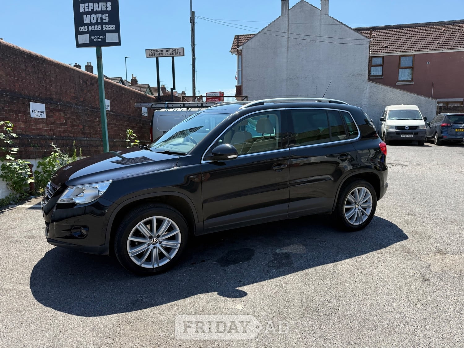 Volkswagen Tiguan 2010 - Cars