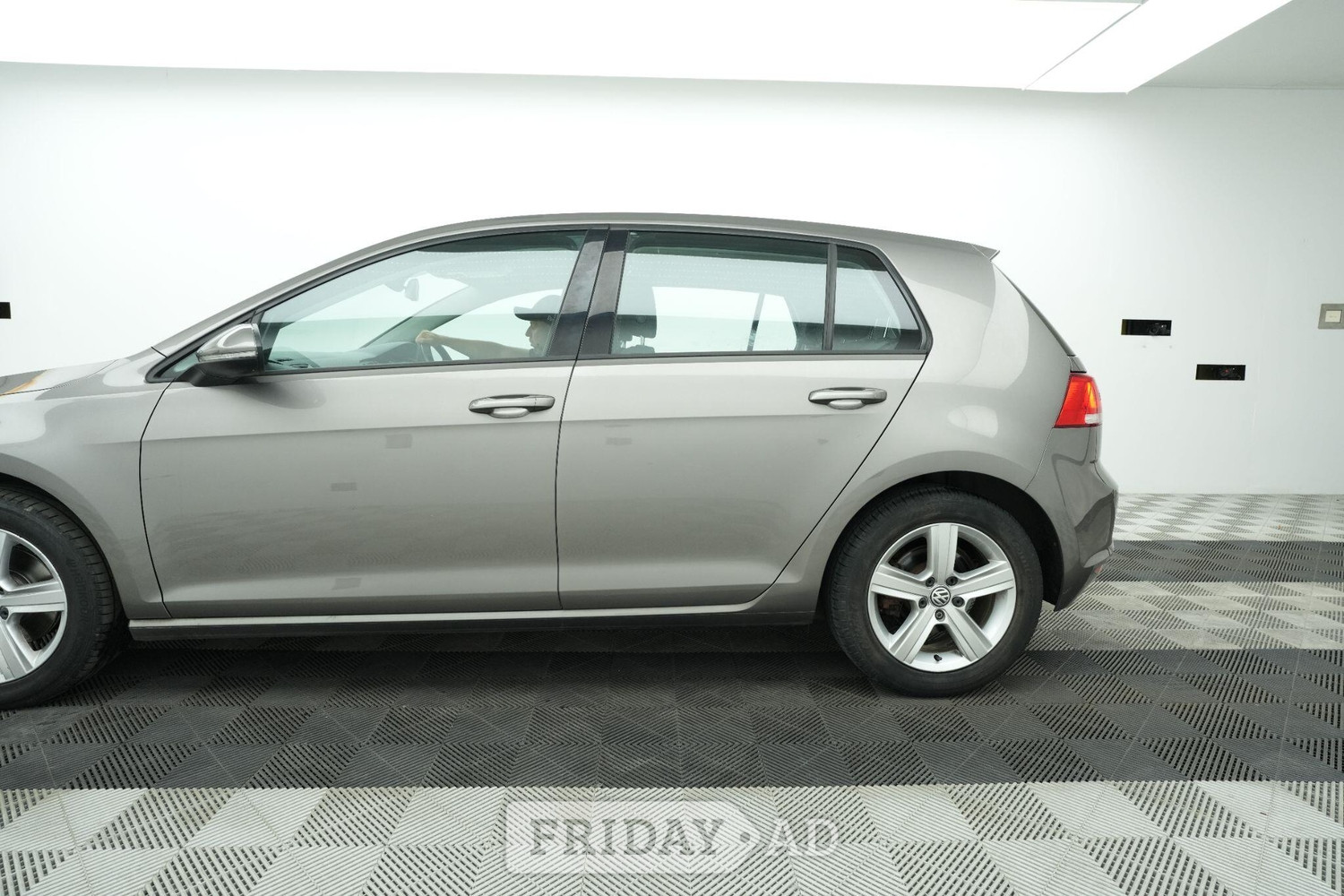 Volkswagen Golf 2015 - Cars