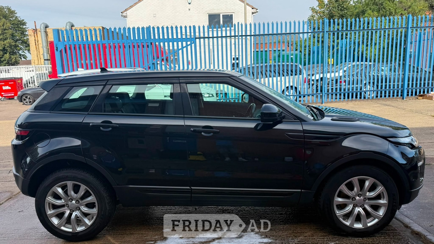 [ berth ]Land Rover Range Rover Evoque
