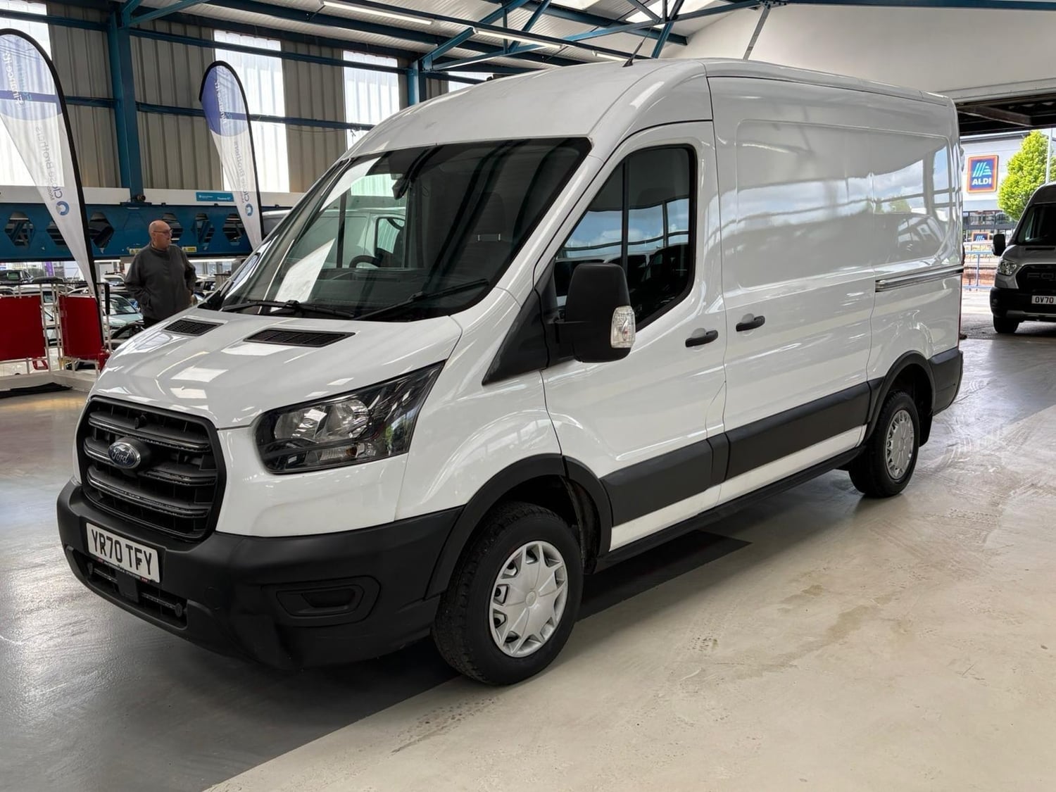 [ berth ]Ford Transit