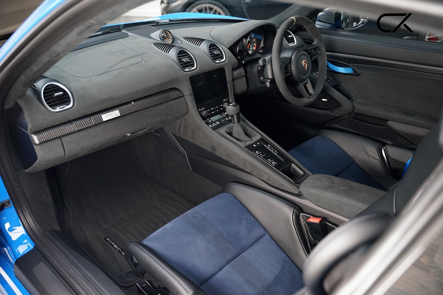 [ berth ]Porsche 718 Cayman