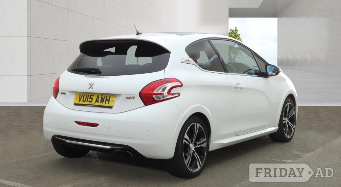 [ berth ]Peugeot 208