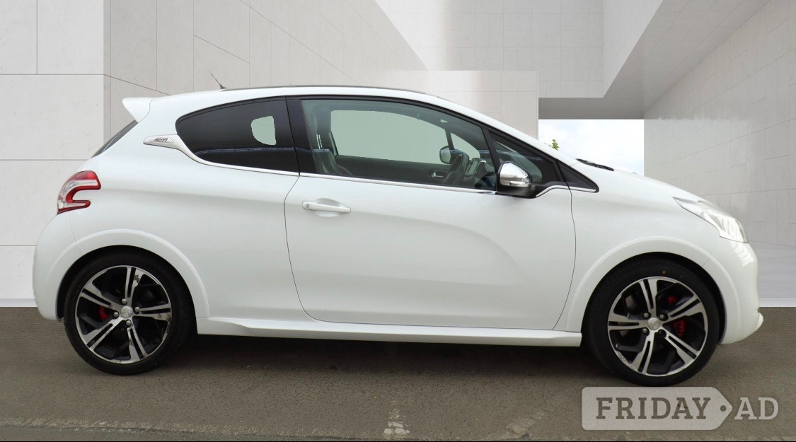 Peugeot 208 2015 - Cars in Bristol